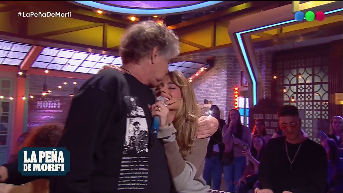 🥹Uno de los momentos más emocionantes del año: Tini cantando junto a su papá la canción dedicada a él 💖🎶 Mirá #LaPeñaDeMorfi por Telefe