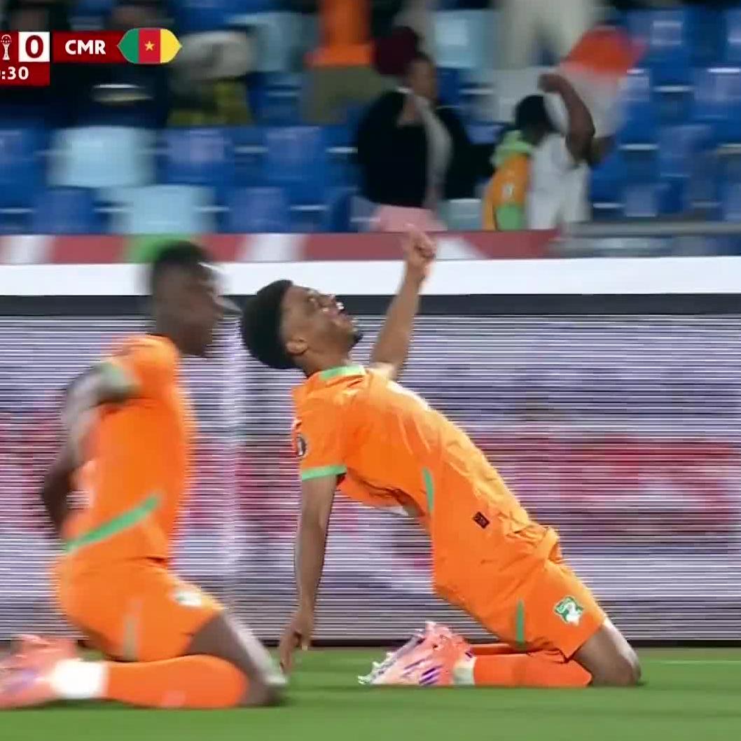 Amad Diallo only deals in crackers 🤩💥 He opens the scoring with a stunner 👇 📺 Stream #TotalEnergiesAFCON2025 on DStv: