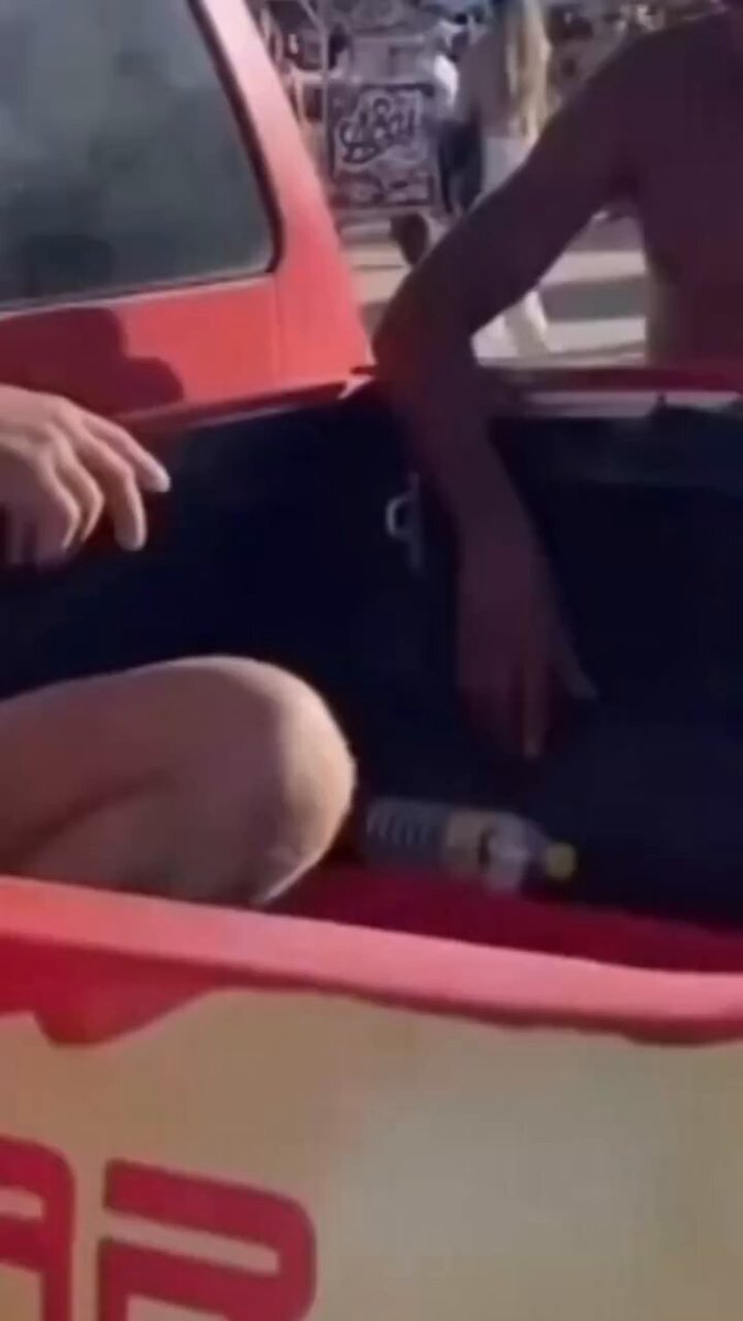 ▶️ Porto de Galinhas: turistas apanham de barraqueiros por causa de conta Briga entre trabalhadores e turistas precisou ser interrompida por salva-vidas após agressões na tarde de sábado (27/12)