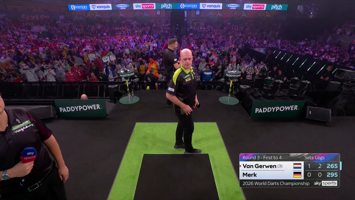 VAN GERWEN TOO COMFORTABLE! Michael van Gerwen takes set two without reply from Arno Merk and is comfortably into a two-set lead. 📺 #WCDarts | R3