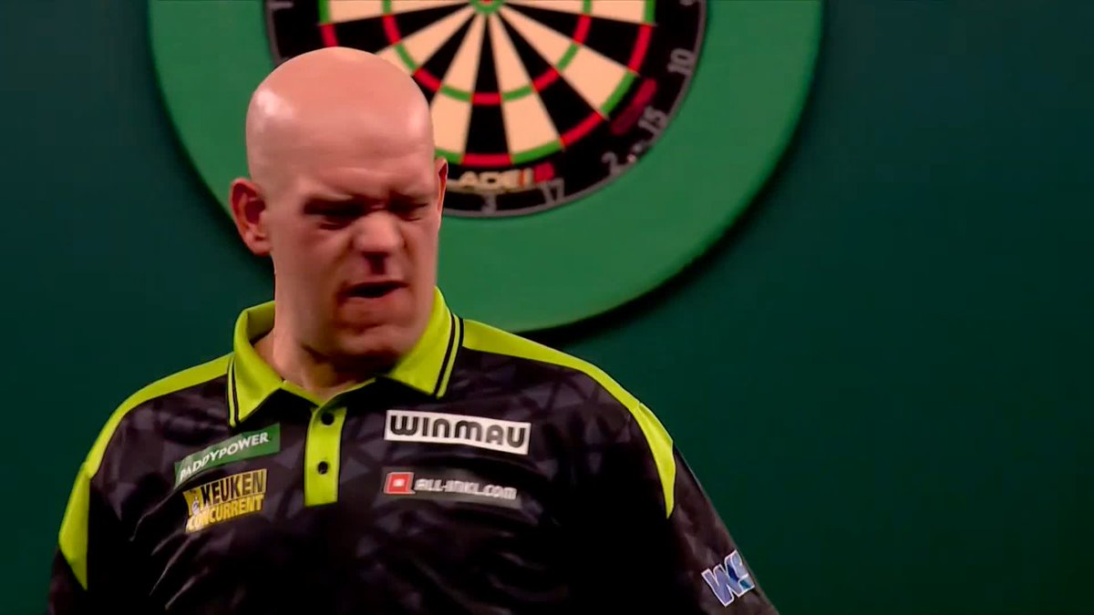 VAN GERWEN SAFELY THROUGH! 🟢 Michael van Gerwen marches on at Alexandra Palace! The Dutchman averages north of 99 to eliminate Arno Merk and set up a blockbuster tussle with Gary Anderson! 📺 #WCDarts | R3