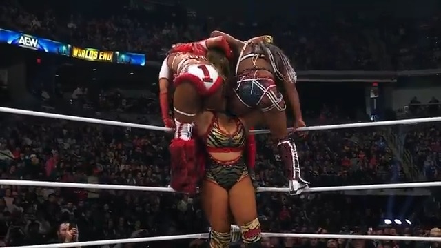 The Babes of Wrath (Willow Nightingale + @HarleyCameron_) showed impeccable teamwork in their first defense of the AEW Women's World Tag Team Titles against Último Moné + Athena is ROH & All Elite!! Watch the #AEWWorldsEnd replay RIGHT NOW on @SportsOnMax!