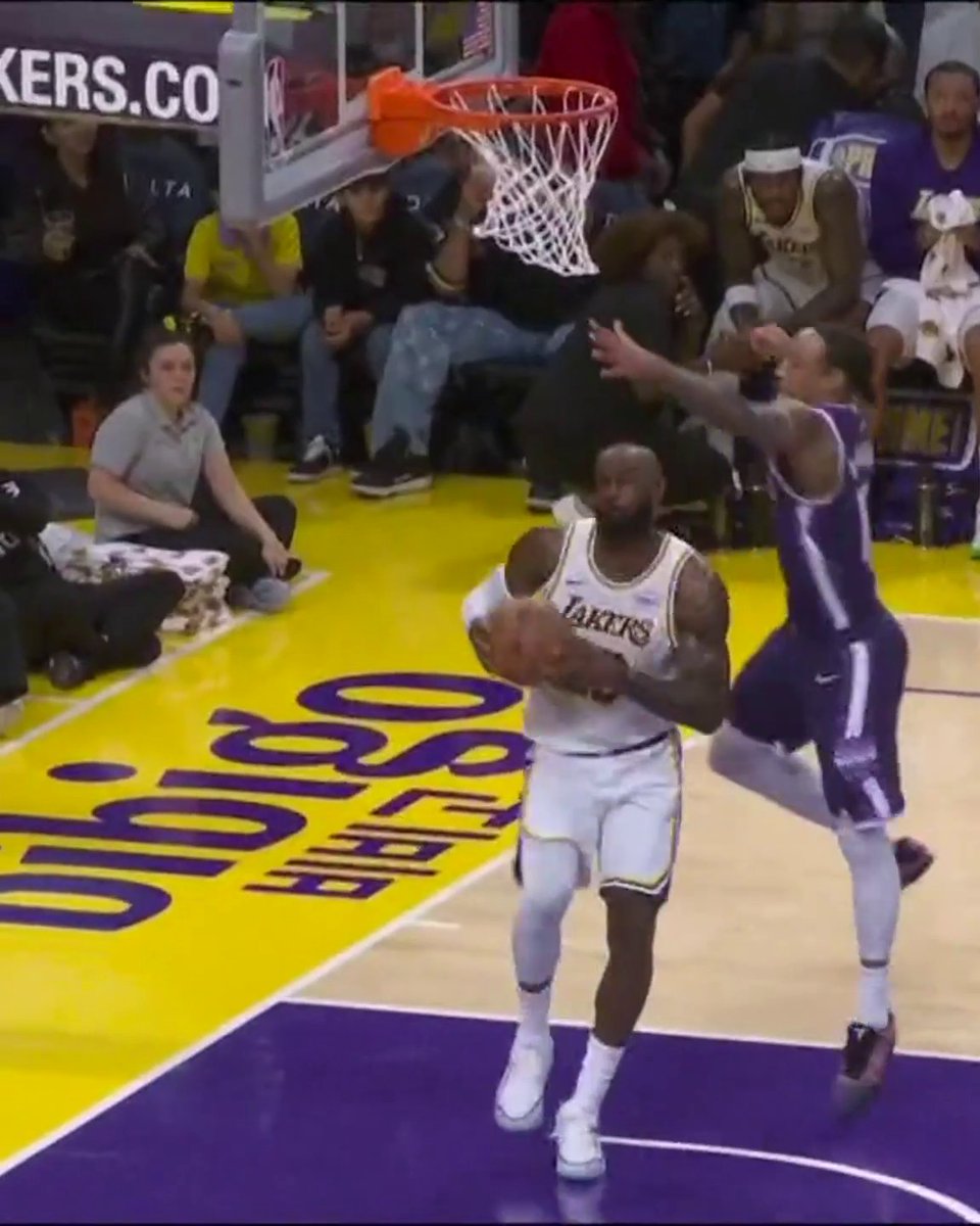 LEBRON REVERSE SLAM OFF THE LUKA DIME 😱