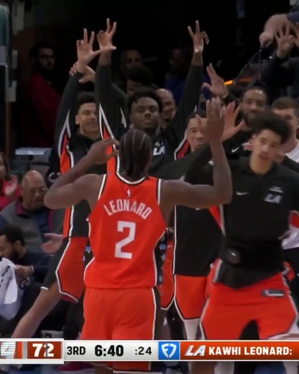 KAWHI LEONARD HAS 51 POINTS AFTER THREE QUARTERS 🤖🔥