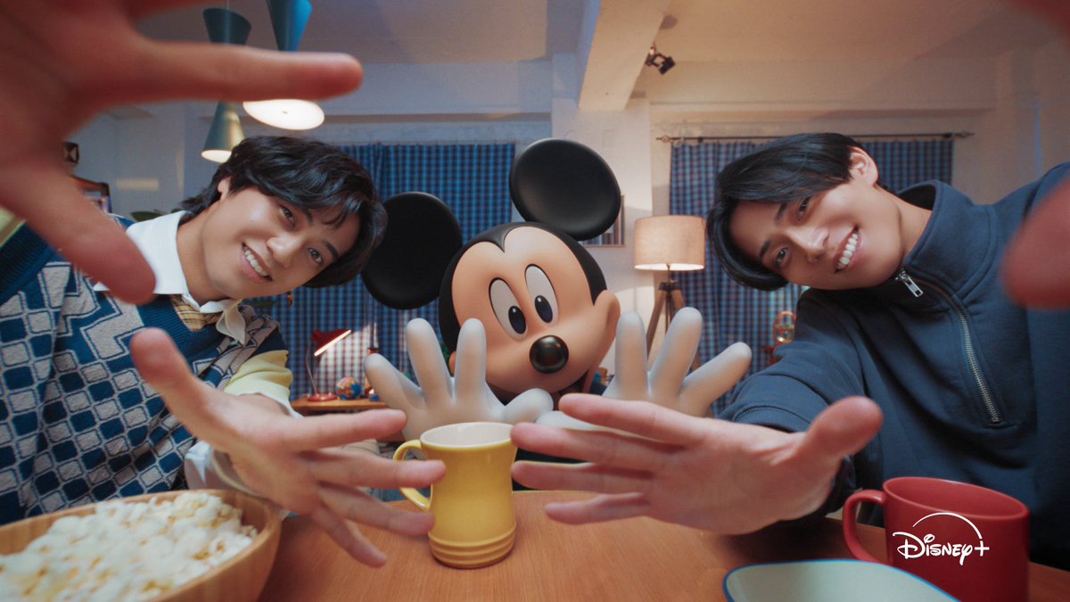 ミッキーとKing & Prince ベストフレンドの《はじまり》はここから…🌟 ────── スペシャル番組 『King & Prince: What We Got 〜奇跡はきみと〜』 ────── ⠀ MV制作の裏側や King & Princeのインタビューなど ここでしか見られない映像を収録✨ ⠀ フルMVには隠れミッキーも! 友だちや家族と一緒に探してみよう👀 ⠀ ディズニープラスで独占配信中 #ミッキーxキンプリ #WhatWeGot_奇跡はきみと