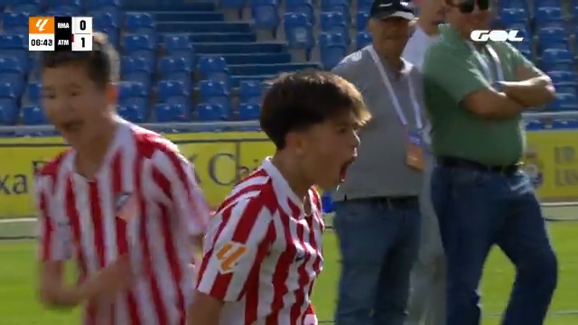 ⚽ ¡Lleva el gol en la sangre! 👊 Luca Villa, hijo de David Villa, adelanta al Atleti Academia en las semis de #LALIGAFCFUTURES #LaLigaFuturesEnGol