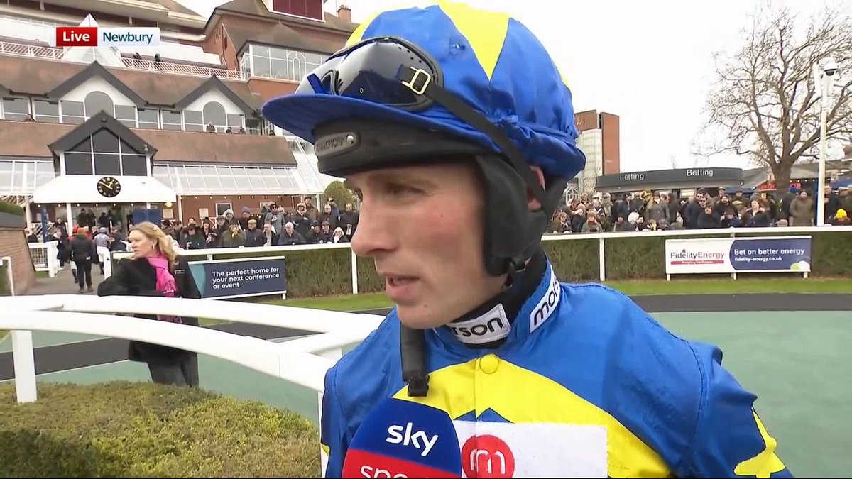 "He's a lovely horse!" 💙💛 Harry Cobden lauds Minella Yoga after success at Newbury Racecourse...