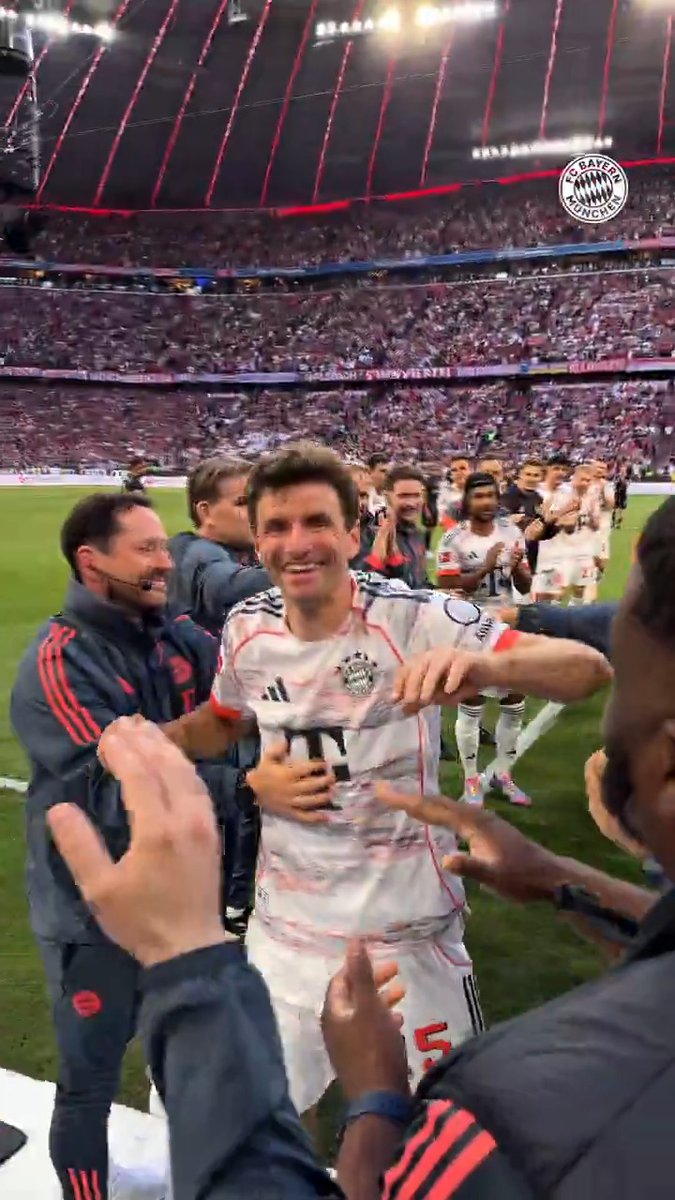 Die letzte Auswechslung von Thomas Müller in der Allianz Arena 🥺