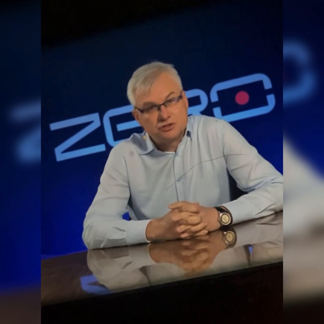 Wczoraj na OficjalneZero pewien były ambasador Grzegorz Slubowski odpalił się, że mówi się “Szuchewycz”. Aby chwilę później palnąć bzdurę, iż UPA walczyło z Rosją 😅 Panie Grzegorz Slubowski, jak już się o czymś mówi, to nazwę Związku Sowieckiego wypada znać. Czy to o ten fact-checking chodzi, Krzysztof Stanowski? 😅