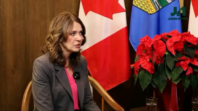 WATCH: Keean Bexte asks Premier Danielle Smith for clarity on Alberta's "new" relationship with Ottawa, after signing a MOU. Smith remains (rightfully) defiant on multiple non-negotiables including: ✅ Federal Gun confiscation ✅ Prosecuting homeowners in self-defence cases