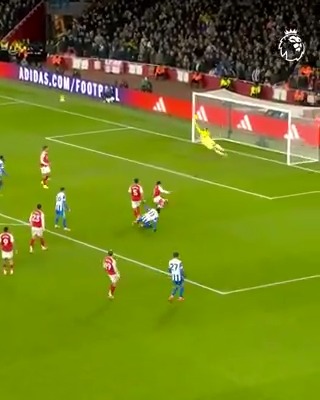 Alan Shearer on David Raya: "You are about to see one of, it not, the save of the season! This is an unbelievable save.... Wow! That's all you can say." 🧤🇪🇸 (BBC)