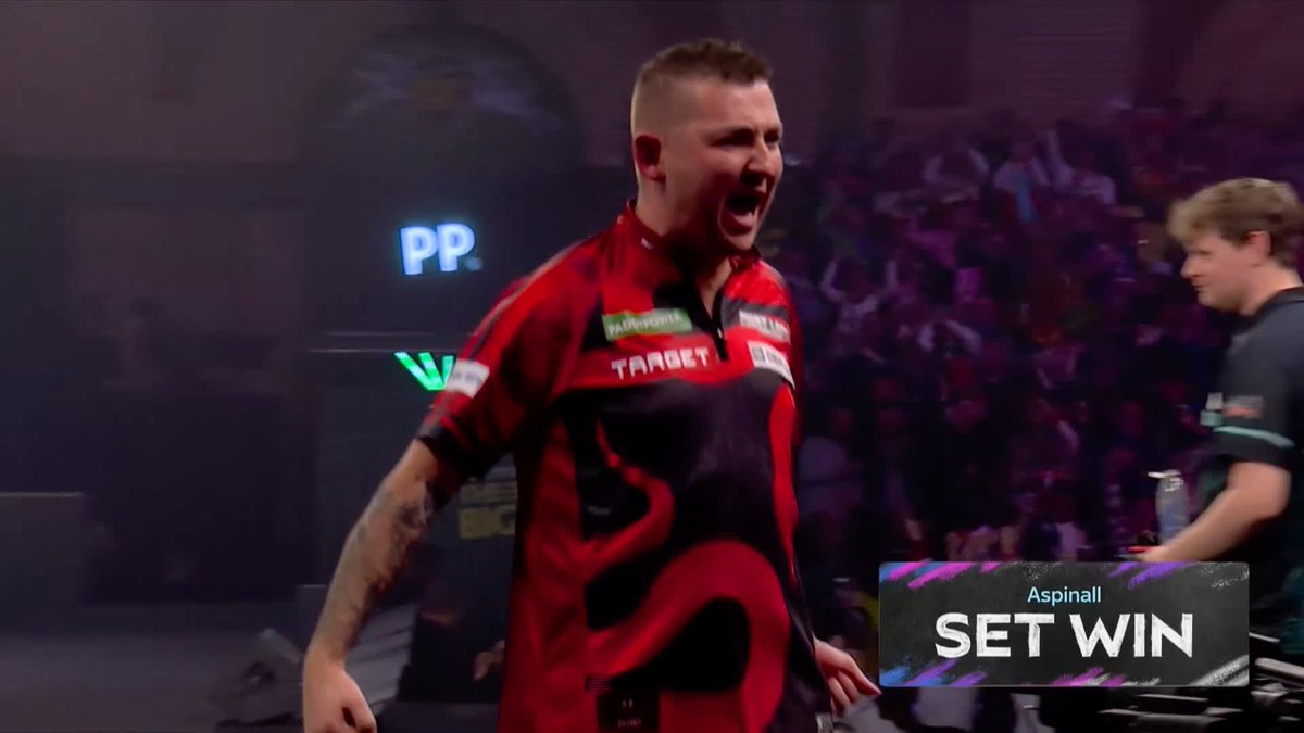 THE BIGGEST OF FISHES FROM ASPINALL 🎣 Nathan Aspinall, WOW! Aspinall conjures his second 170 finish of the tournament at a crucial moment to win the fifth set and lead 3-2! 📺 #WCDarts | R3