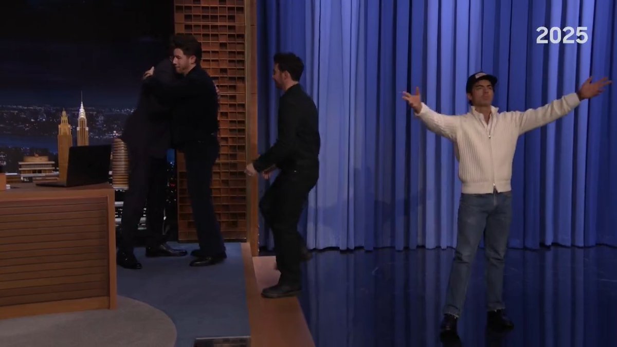 .Jonas Brothers know how to make an entrance 😂 #FallonTonight