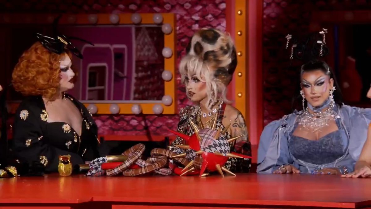 You better WERK! 💅 Snatch up the first 10 minutes of Season 18 on the #DragRace YouTube channel NOW! 👉