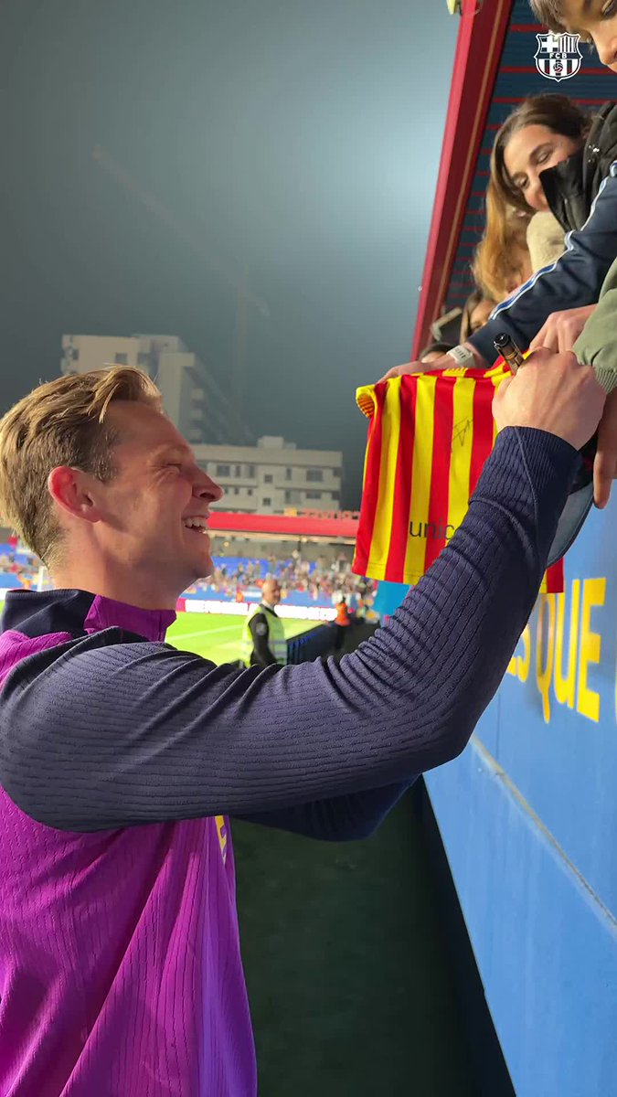 Can I get an autograph, please? ✍️