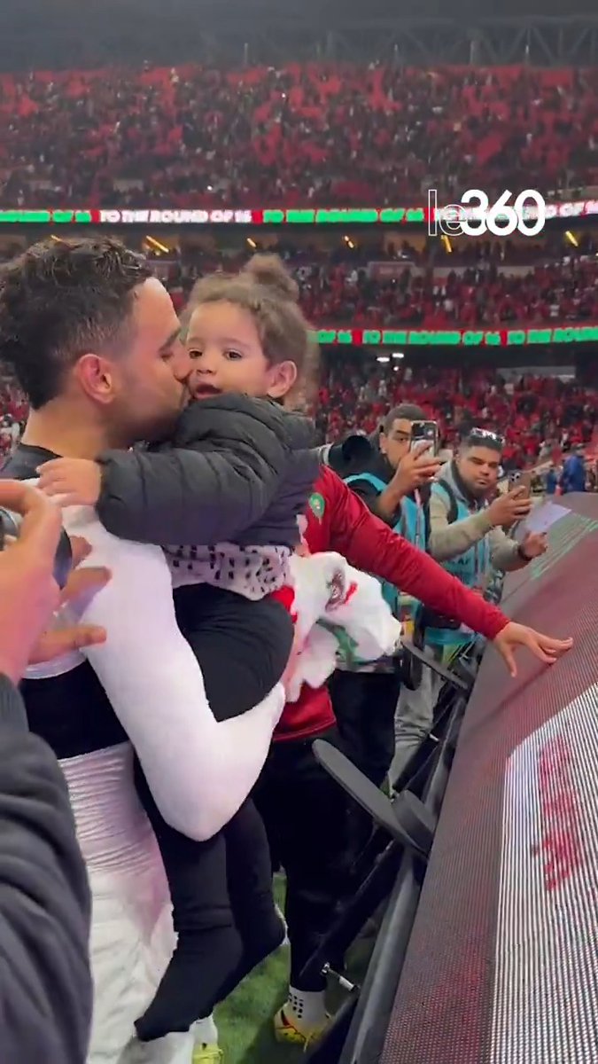 Moment plein de tendresse, Chibi offre son maillot à sa fille. 🤍✨🇲🇦