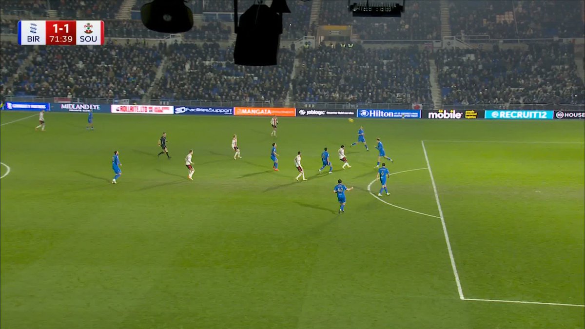 Southampton are level! Birmingham are not happy as they feel the referee obstructed Iwata in the build up! 😬
