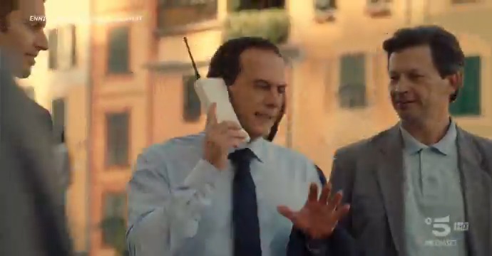 "Guarda, quello è Silvio Berlusconi!" Adesso su Canale 5 questa fantastica coproduzione di Lory Del Santo e René Ferretti