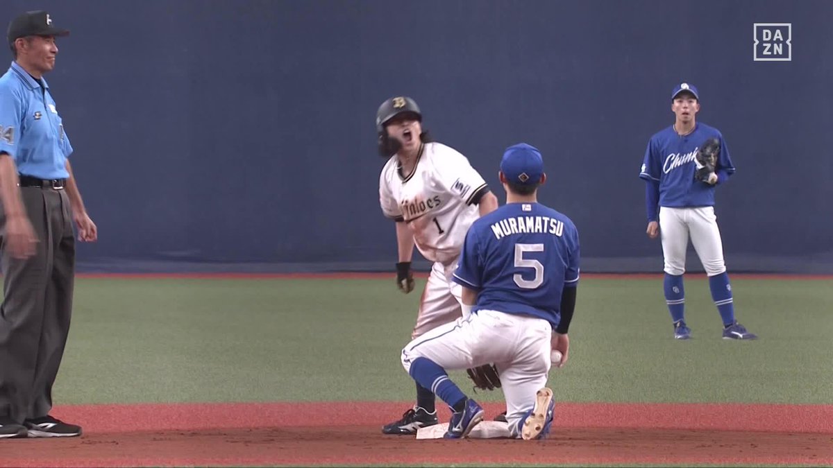 #福田周平選手現役生活お疲れ様でした 「後輩のバント失敗を帳消しにする好走塁！」 送りバント失敗と思いきや1塁ランナーの福田周平がタッチアップを敢行。野球偏差値の高さ、判断の思い切り、走塁技術、度胸。本当にカッコいい選手だった。