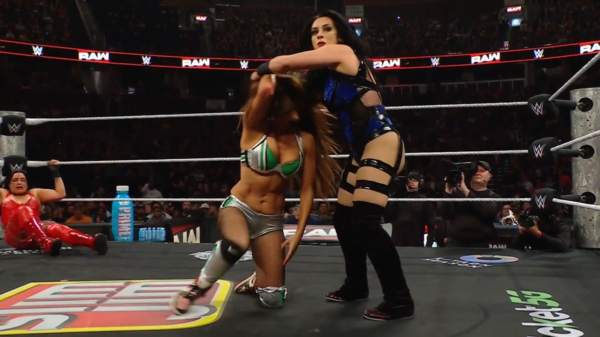 Stephanie Vaquer busca cerrar el año como Campeona Mundial ☝️👩🏅🇨🇱 #WWERaw