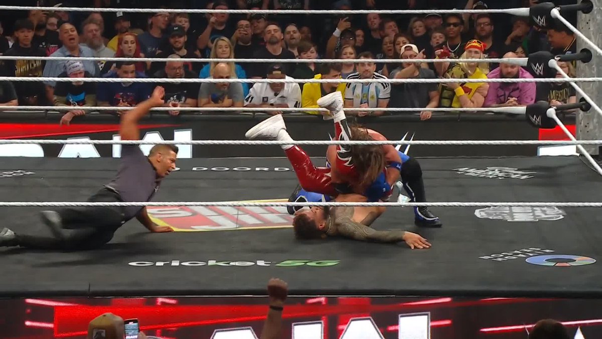 And now Jey Uso kicks out of the Styles Clash! 😱 WHAT. A. MATCH.