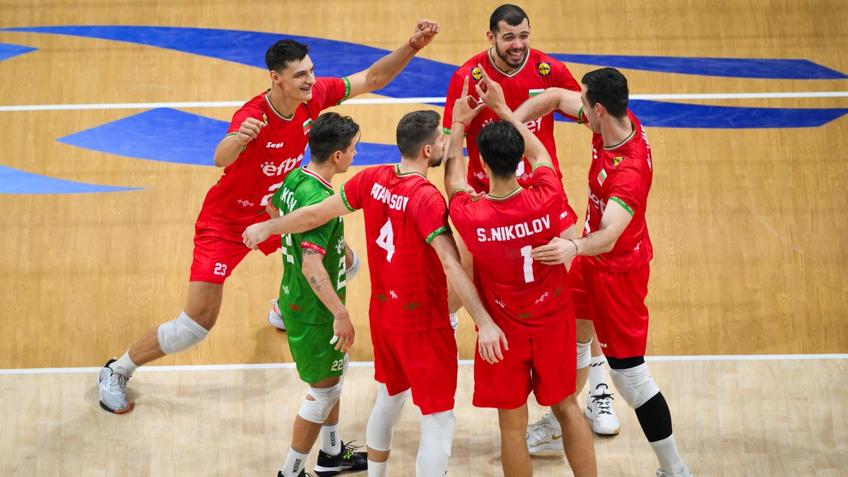 #MWCH2025 Recap: SILVER FOR BULGARIA ๐ฅ A sensation on the world stage. Team Bulgaria ๐ง๐ฌ captured the silver medal at the 2025 World Championship ๐ต๐ญ, announcing a bold new era for Bulgarian volleyball. Young, fearless and explosive, this group made a global impact and returned Bulgaria to a #MWCH podium after 19 years, inspiring fans and reshaping expectations along the way. ๐๐ฅ ๐บ Relive it on VBTV: ๐ #Volleyball