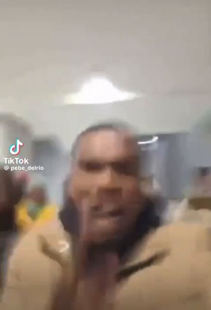 Au nom je vais mourir « n’est-ce paaaaas» 😂😂😂😂😂 quel peuple