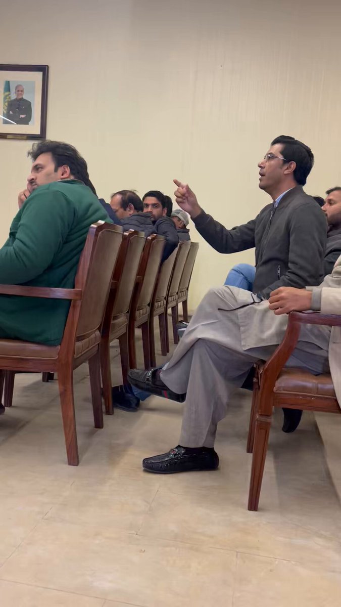 پنجاب حکومت کے آفیشل ٹویٹر اکاؤنٹ سے وزیراعلی خیبرپختونخوا سہیل آفریدی کے خلاف تصویر لگا کر منشیات کی مہم چلائی گئی جس کو وزیراعلی پنجاب کے نام خط میں سہیل آفریدی نے منظم مہم کہا ہے تو اس پر پنجاب حکومت کا کیا مئوقف ہے اور اس مہم کے پیچھے کیا محرکات تھے ؟ خالسار کا وزیراطلاعات پنجاب عظمی بخاری سے سوال
