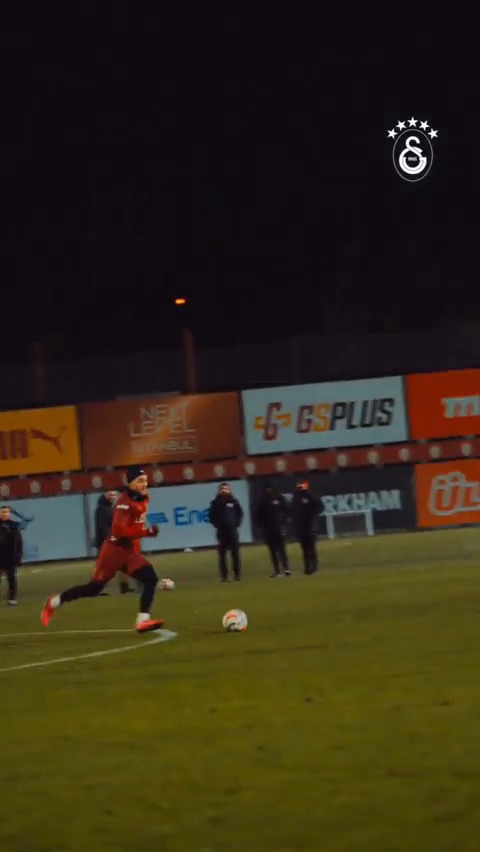 🦁 Bugünkü idmanda Barış Alper Yılmaz.