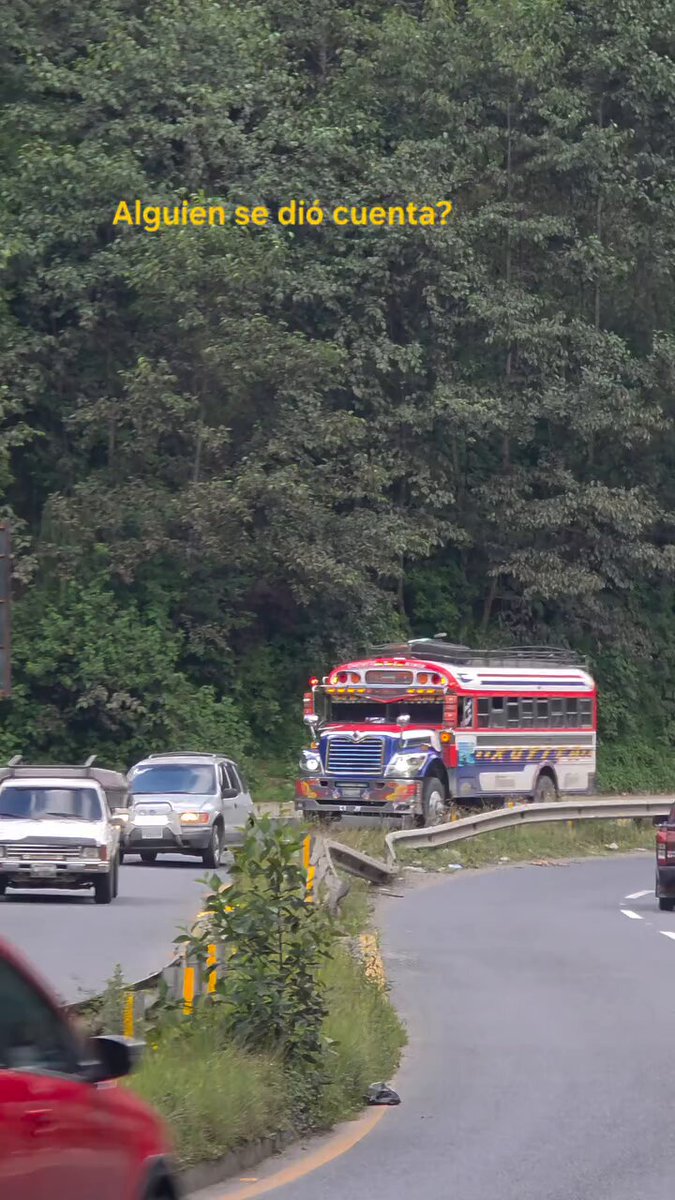 Esas camionetas, ¡ya no! Son obsoletas, inseguras e incómodas. Los guatemaltecos merecemos un transporte digno, seguro y eficiente. Pedimos al Gobierno de Guatemala 🇬🇹 que exija cambio de las flotas, de lo contrario que vengan otras empresas a competir y brindar servicio de calidad.