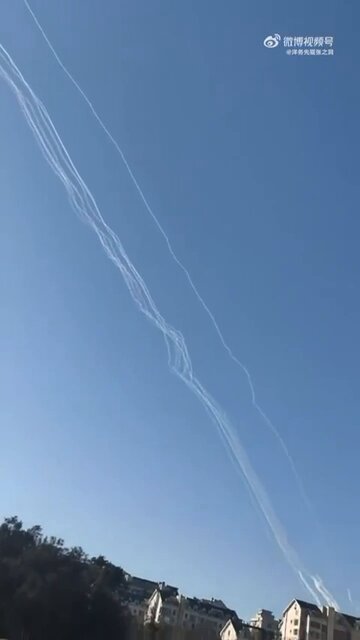 MLRS Rocket trails over China
