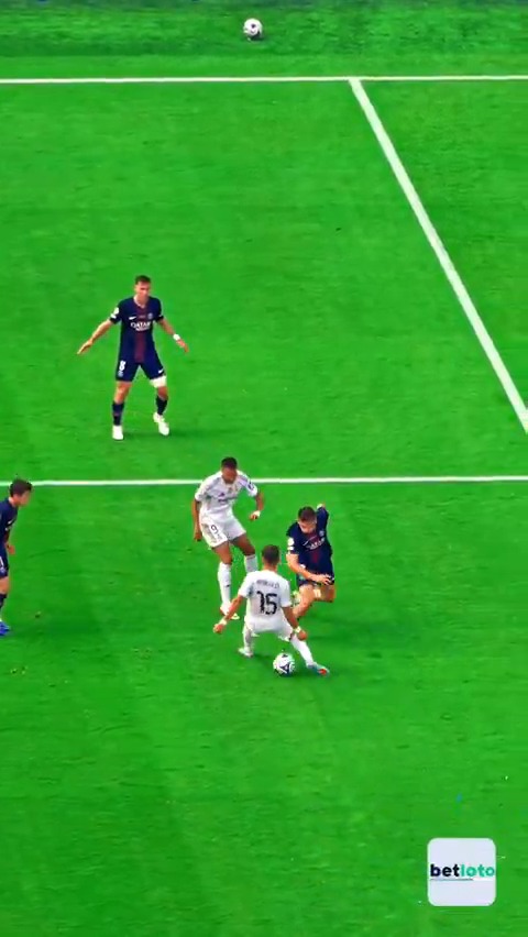 Kvaratskhelia, Mbappe'ye o hareket öyle yapılmaz diyor