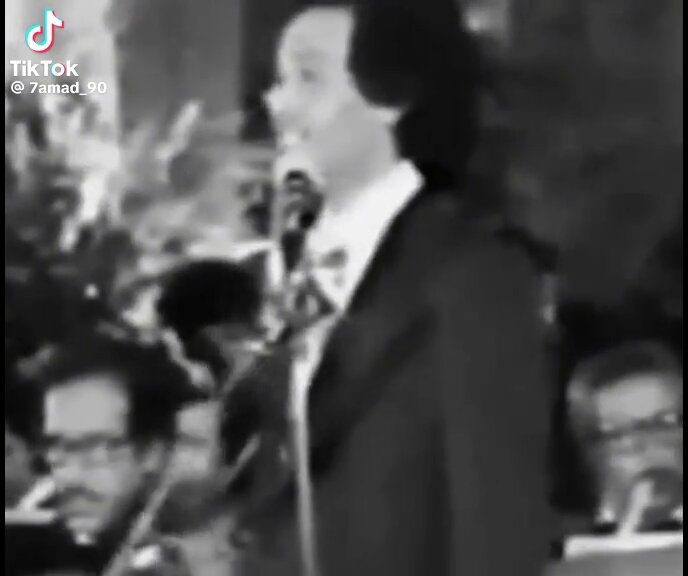 . سرقني مادريت انه سرقني نهبني واحسب اني فاطنن له _ كلمات : الامير خالد الفيصل _ لحن وغناء : محمد عبده _ الاصدار : في السبعينات