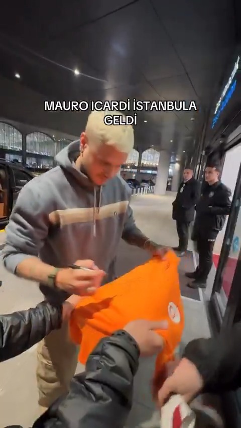 🛩️ Mauro Icardi, İstanbul'a geldi.