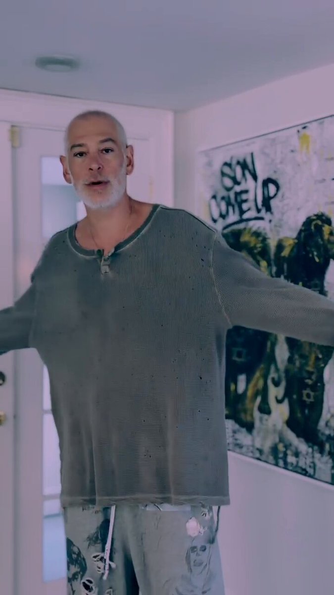 Moshe from the water, drawn from the river, saved by the daughter, but I never been a sinner. Guess who’s coming for dinner? Got a spliff for desert wearing sandals in the winter…Son Come Up Son Come up Son Come Up. 4 sons I’m the dial on the compass. Almost 2026. Big tings’ this year from the whole clan david barratt laivy.miller @menahem_miller 🎥 @savingmemoryarchives