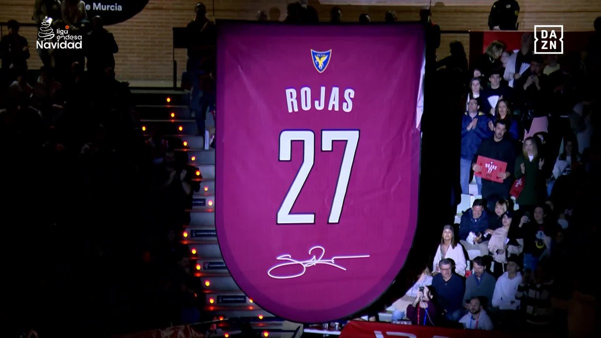 ✨ 𝙀𝙏𝙀𝙍𝙉𝙊 La camiseta y el dorsal de SADIEL ROJAS cuelgan de los más alto del Palacio de Deportes de Murcia para siempre ❤️ Un momento que siempre recordará la familia de UCAM Murcia 💫 📺 DAZN España | #LigaEndesa | #NavidadACB