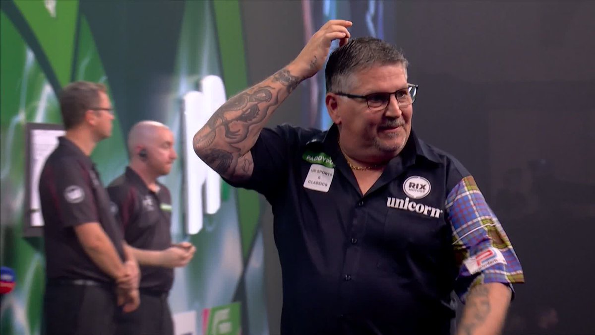 Gary Anderson doubles his lead! 💪