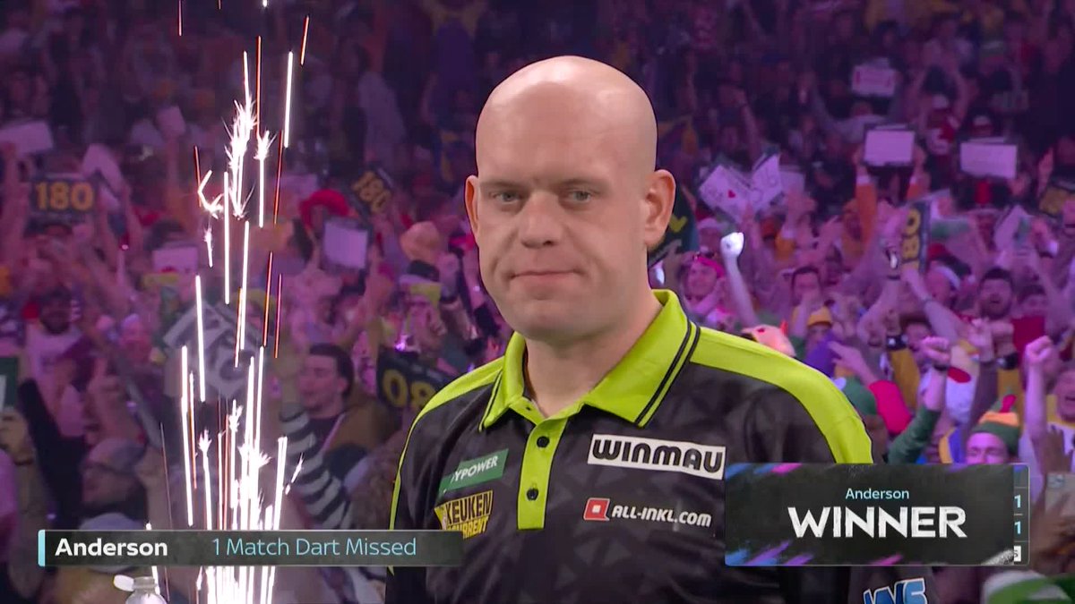 ANDERSON DUMPS OUT VAN GERWEN 🏴󠁧󠁢󠁳󠁣󠁴󠁿 Gary Anderson has knocked out Michael van Gerwen 4-1, with both players averaging over 99 in a high-quality affair! 📺 #WCDarts | R4