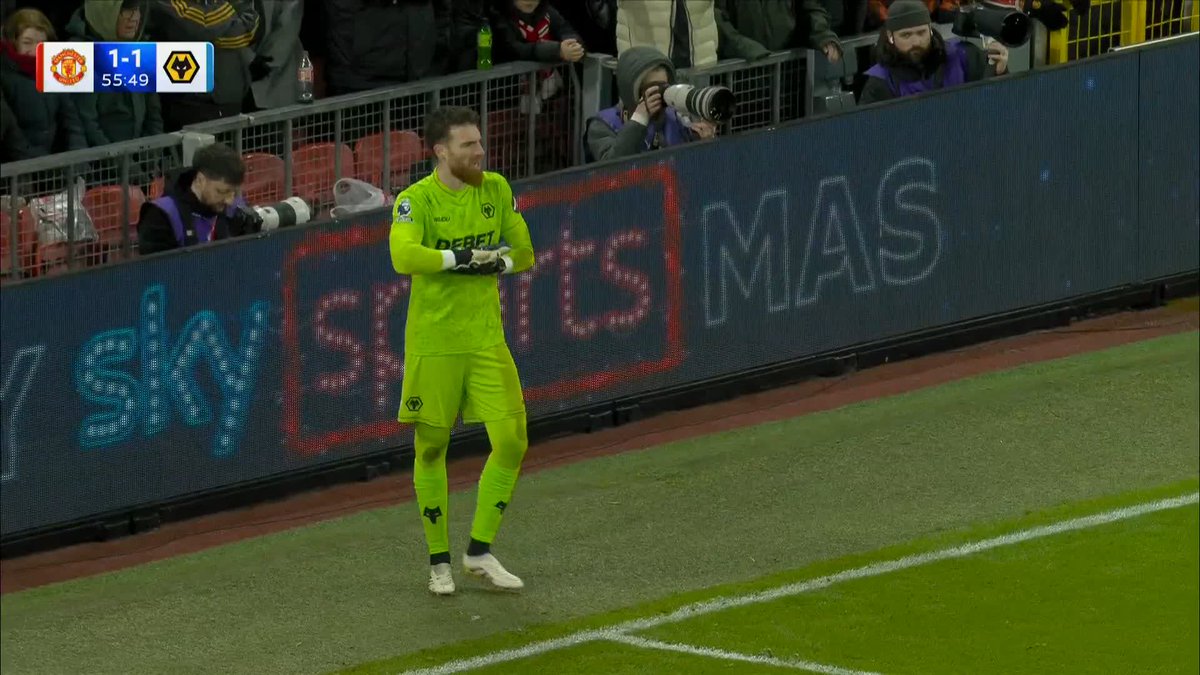 Jose Sa, that is INSANE. 👏🧤