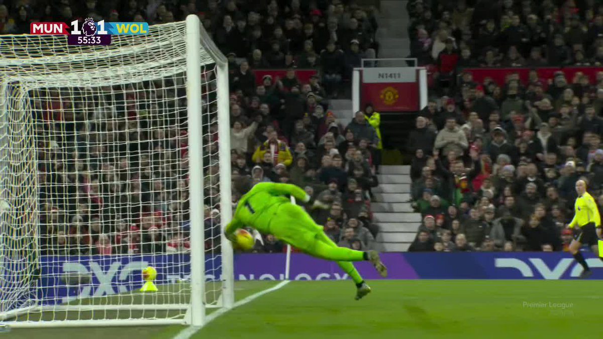¡JOSÉ SÁ PROTAGONIZÓ UNA DE LAS ATAJADAS DEL AÑO! El arquero de Wolves evitó el segundo gol de Manchester United. 📺 Mirá la Premier League por #DisneyPlus Plan Premium