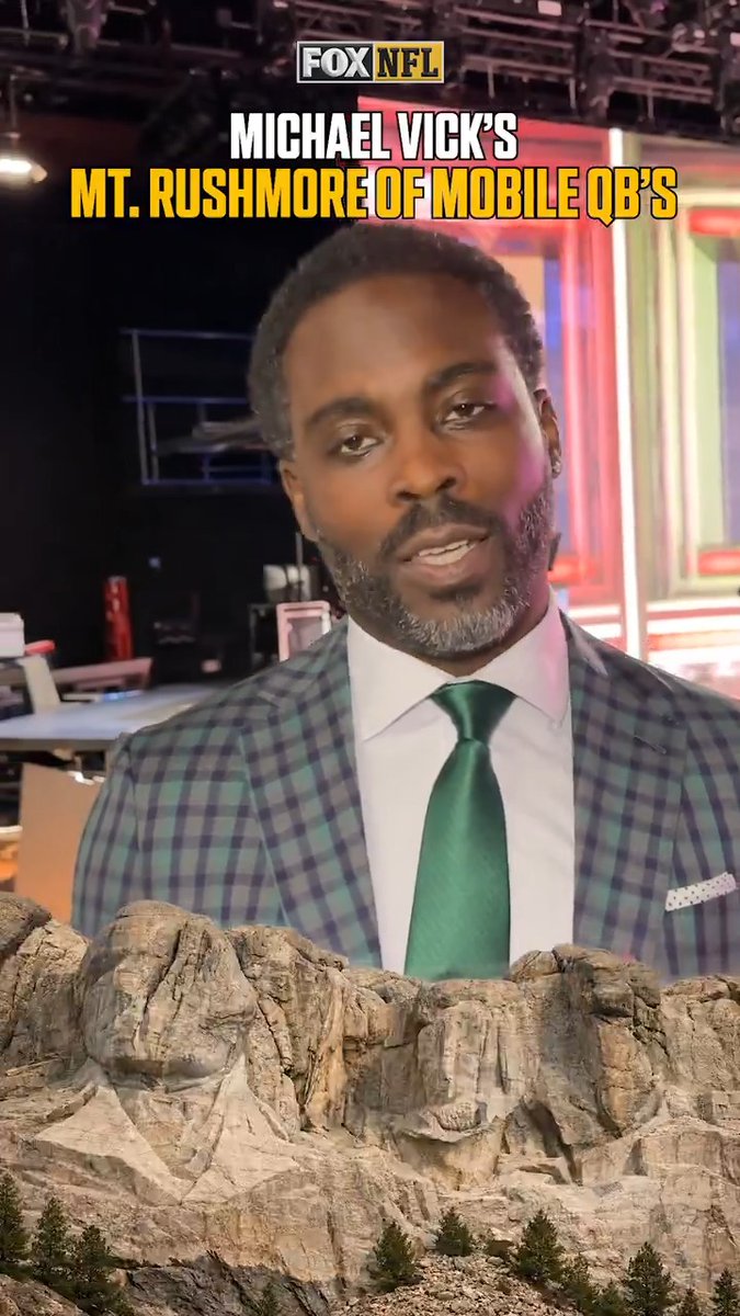 Getting the Mount Rushmore of mobile QB's straight from the man who revolutionized the position, Michael Vick 🔥🙌