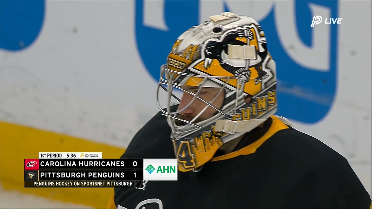 Stu's new goalie mask is straight 🔥 🔥 🔥 AND it's painted by a local artist - Scott Williams 🤝