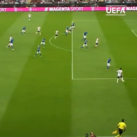 🚨 | Ertan Süzgün: “Sergen Yalçın, Thilo Kehrer için ‘Gelirse seviye atlatabilir’ diyor.”