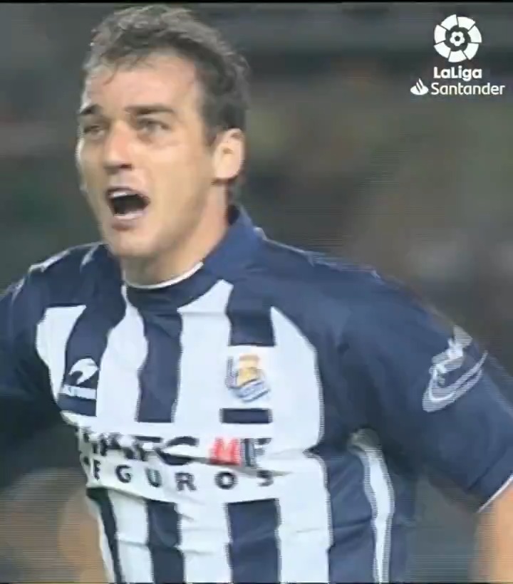 Año 2005, la #RealSociedad remonta un 0-2 del ATM y termina ganando 3-2 con gol en el minuto 90 de Darko Kovacevic. Locura. Partido jugado entre semana con discreta entrada pero con animación 🔝