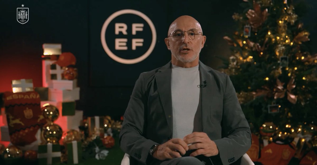 🎄 𝗡𝗮𝘃𝗶𝗱𝗮𝗱 𝗥𝗙𝗘𝗙. 💬 “Miramos con mucha ilusión este 2026 y afrontamos el Mundial con pasión y responsabilidad.” 🗣️ Luis de la Fuente, seleccionador nacional. #VamosEspaña