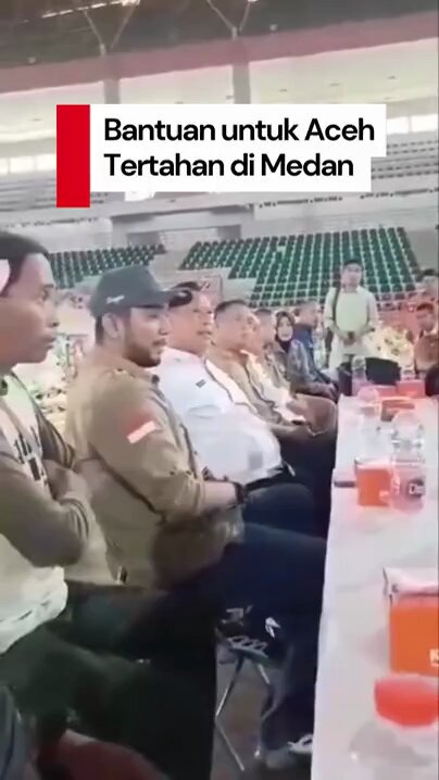 Viral di media sosial, bantuan relawan asal Malang untuk Aceh Tamiang tertahan di Pelabuhan Belawan. Dua kontainer bantuan diminta menanggung biaya angkut Rp 2,4 juta akibat perubahan pengiriman. BPBD Sumut menyebut bantuan tersebut belum terdata di Pemprov, sehingga terkendala administrasi dengan PT Pelni. >>