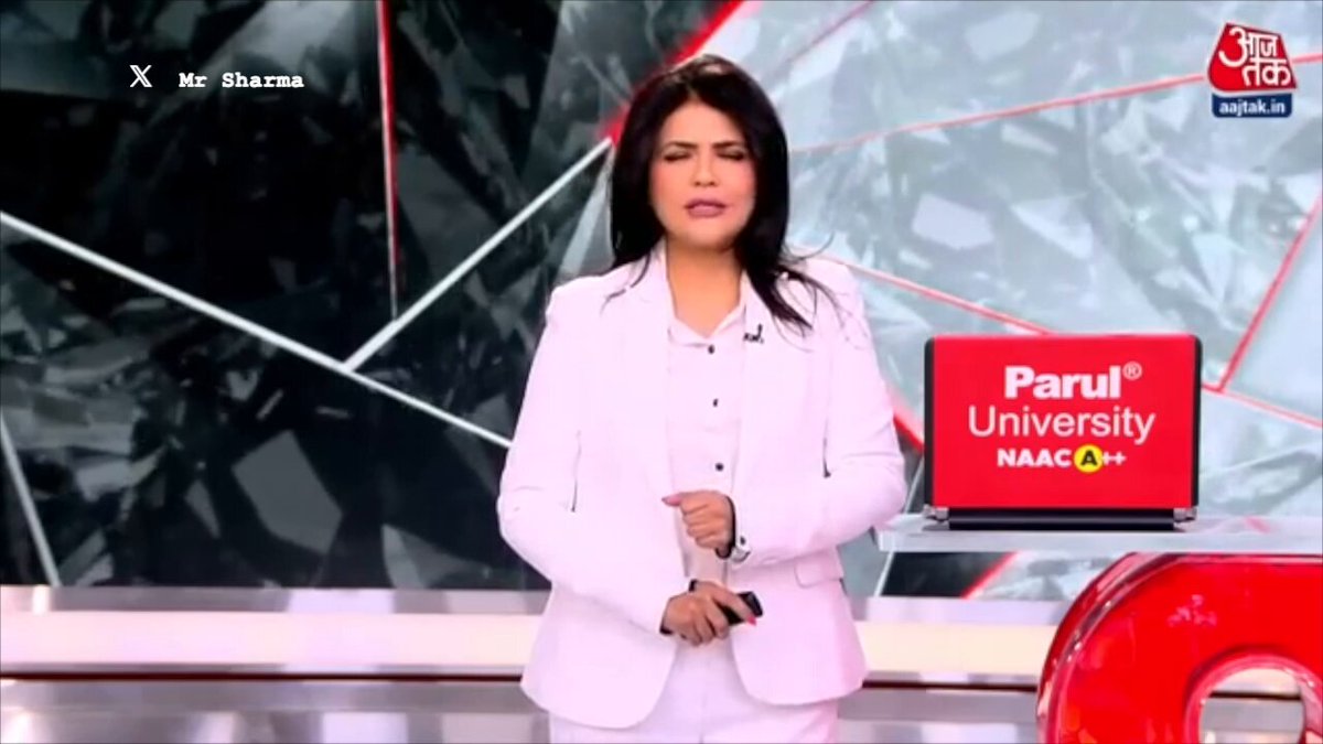 BREAKING : Shweta Singh has crossed all limits of shamelessness on Aaj Tak She is fear mongering that Muslim population is increasing in India and it will cause problems No science, no logic, just propaganda Absolute joker 🤡🤡