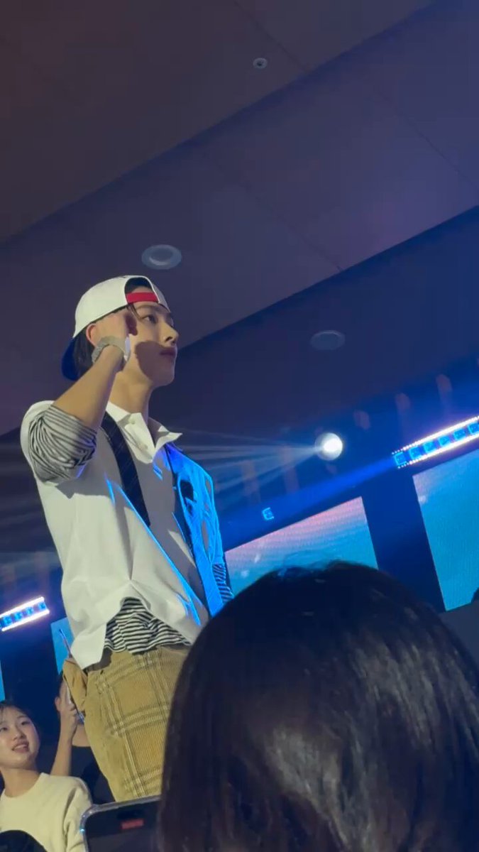 can’t believe people are seeing seonghyeon this close... 😞 #SEONGHYEON #성현 #CORTIS #코르티스