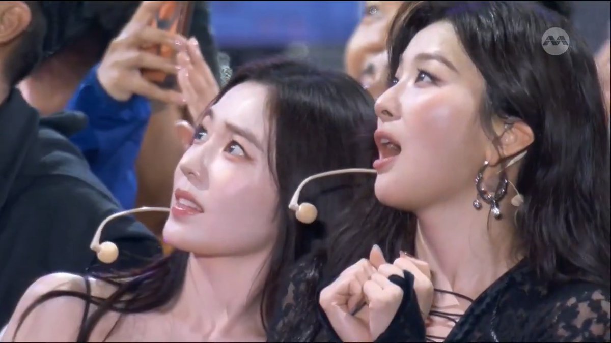 HAPPY NEW YEAR MY SEULRENE ASEUL I LOVE YOU 😘😘😘😘😘
