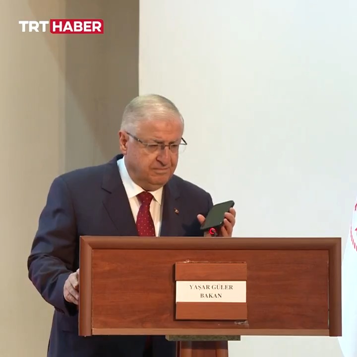 Cumhurbaşkanı Erdoğan, Mehmetçik'in yeni yılını kutladı. 📌"Bölgemizde ve ötesinde istikrarın hakim olması için yoğun bir mücadele halindeyiz." 📌"Yeni, güçlü ve büyük Türkiye'yi kutlu bir emanet gibi bizden sonraki nesillere iftiharla teslim edeceğiz."
